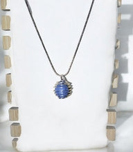 Charger l'image dans la galerie, collier a parfumer