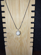 Charger l'image dans la galerie, collier a parfumer